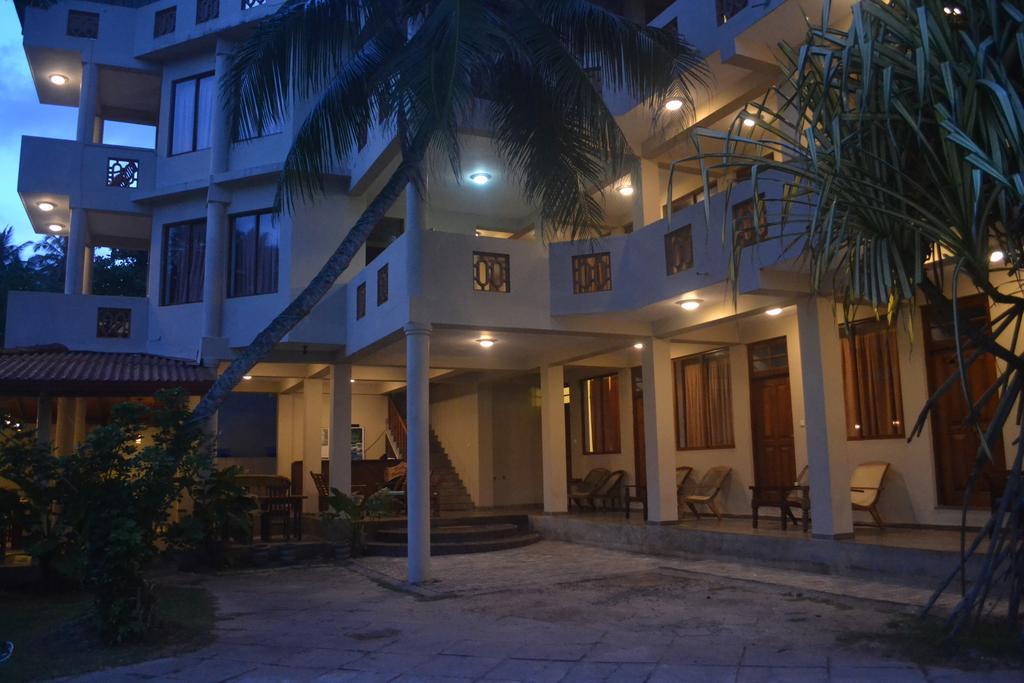 Surf Lanka Hotel Matara Luaran gambar