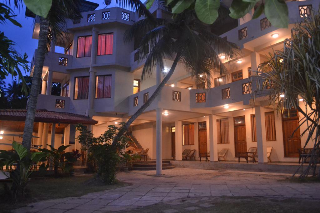 Surf Lanka Hotel Matara Luaran gambar