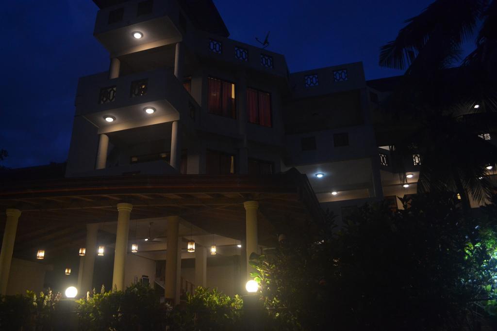 Surf Lanka Hotel Matara Luaran gambar